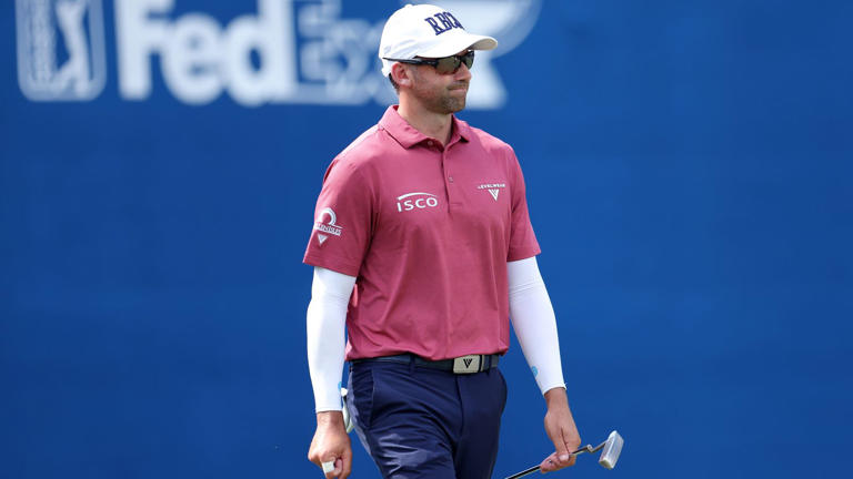 Tour winner copies fellow pro by introducing hockey-style grip to putter