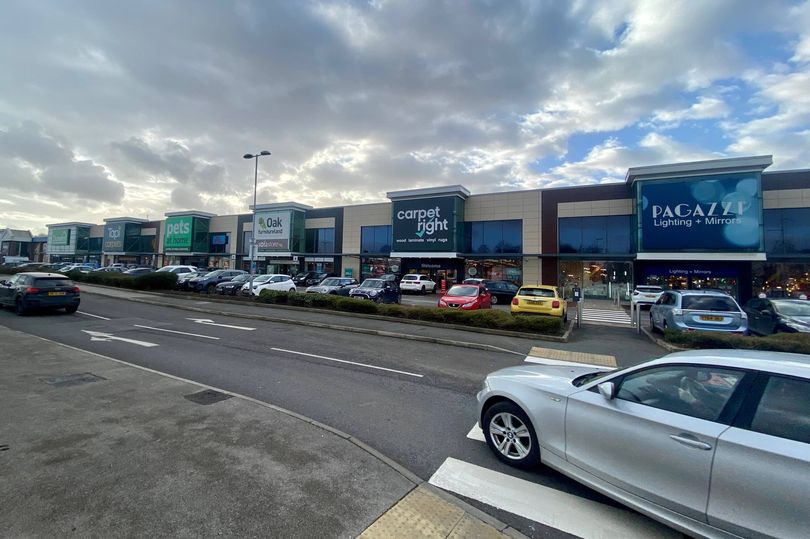 Police move to stop retail park car meet over 'racetrack' fears