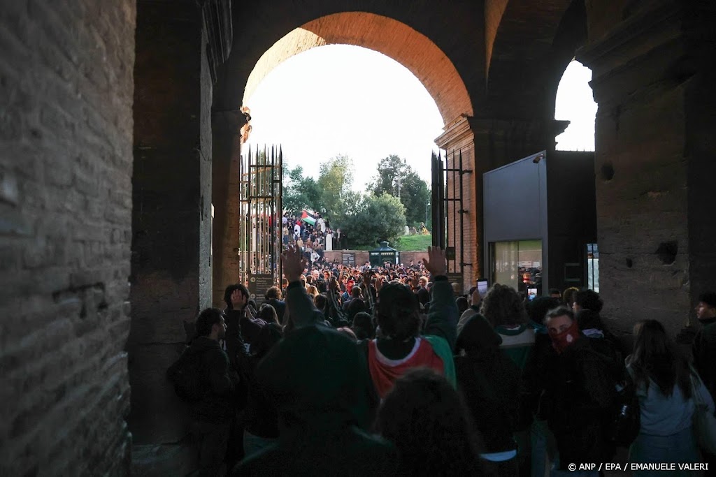 Demonstranten bezetten het Colosseum in Rome