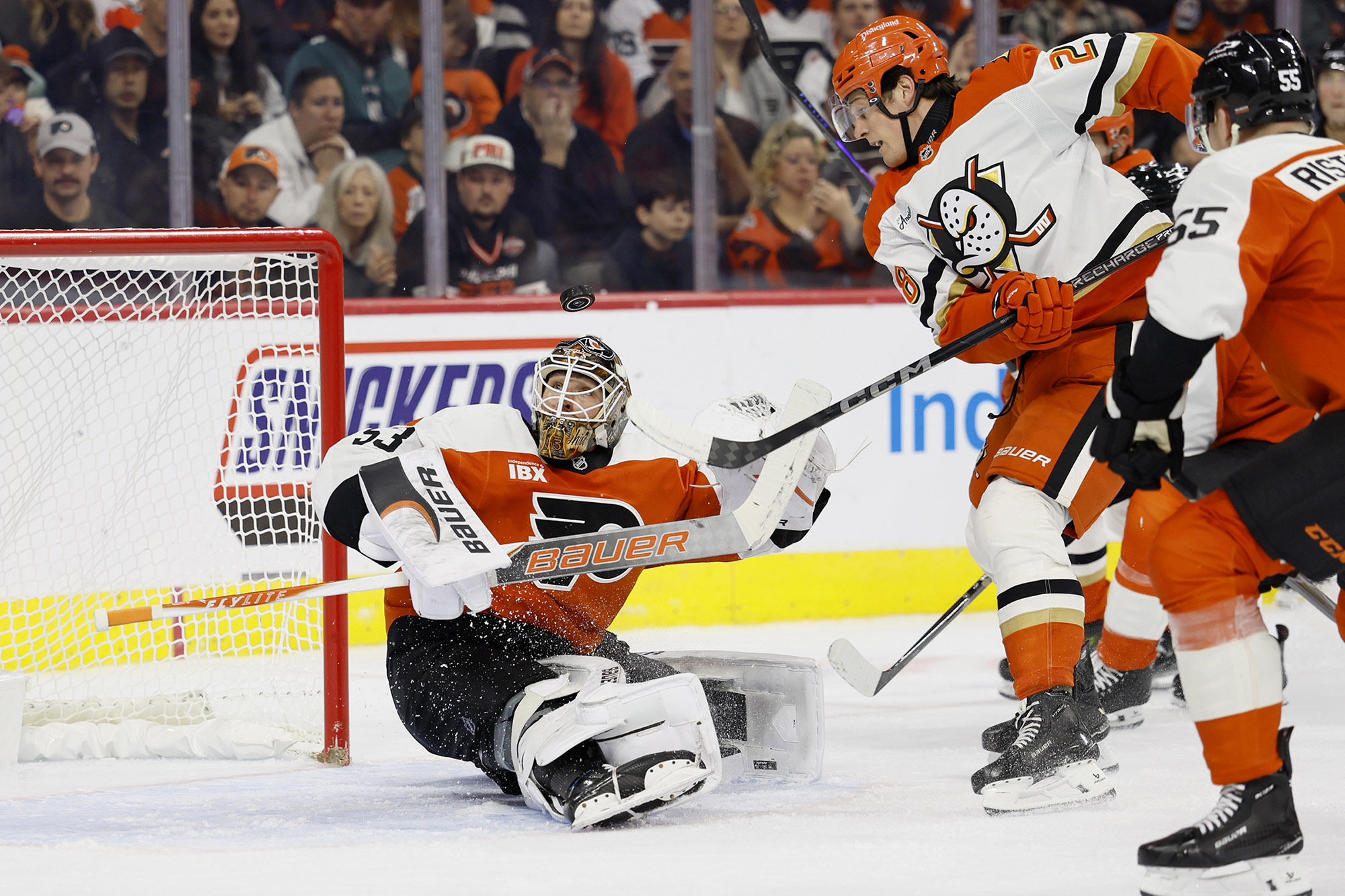 Flyers squander two-goal lead in loss to Ducks