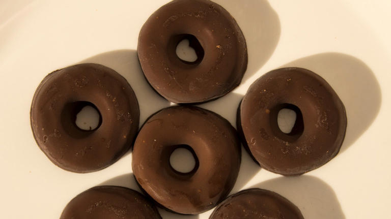 Use Jell-O, chocolate, and plain gelatin to make a beloved boomer candy