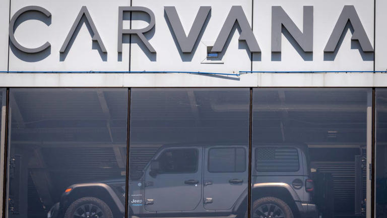 Carvana's sales grow as higher rates squeeze financing profits