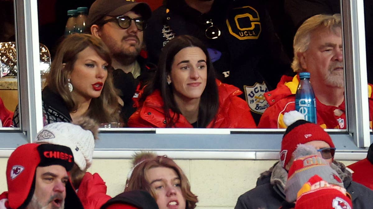 Taylor Swift allegedly snapped at Chiefs fan during Sunday's game at ...