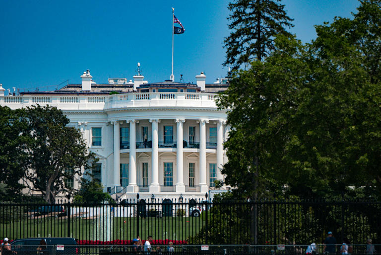 Starshield Ukraine: White House throttled combat satellite speed ...