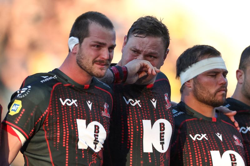 La Rochelle players and fans honour Hyron Andrews’ memory with ...