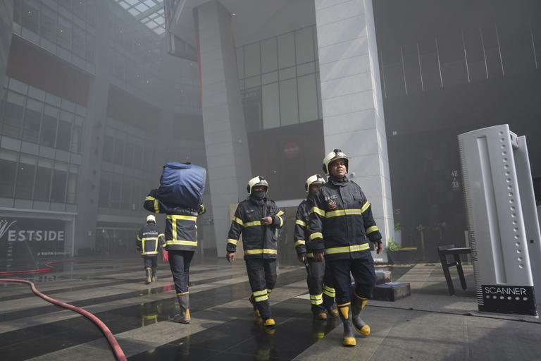 Fire breaks out at hotel in Mumbai's Kohinoor Square high-rise; no ...