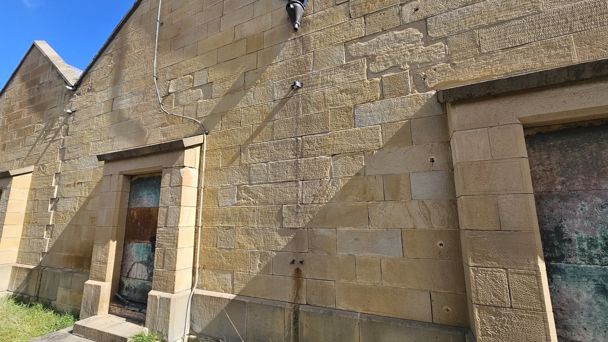 Copper thieves hit 175-year-old Queen Victoria Gunpowder Magazine ...