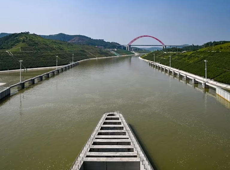 Khu vực cụm âu tàu Mã Đảo thuộc kênh đào Bình Lục tại thành phố Khâm Châu hôm 19/9. Ảnh: CNA