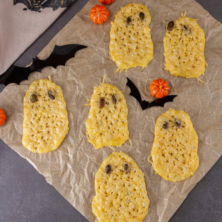 Halloween ghost cheese crisps