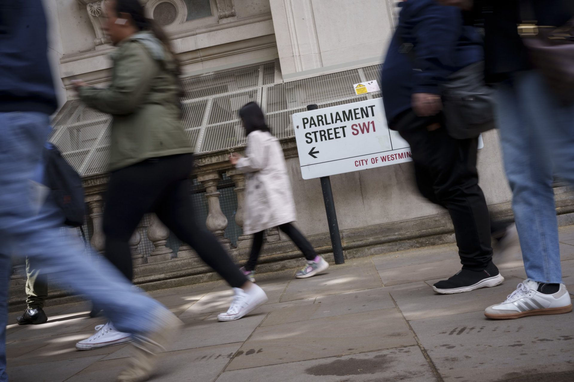 Civil service 'misleading' job applicants with pension scheme claims