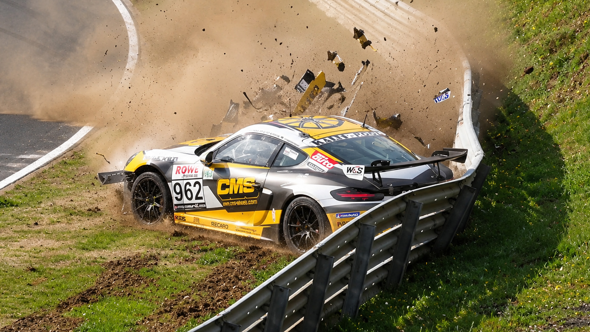Hard racing ends in crashes and spins at Nürburgring