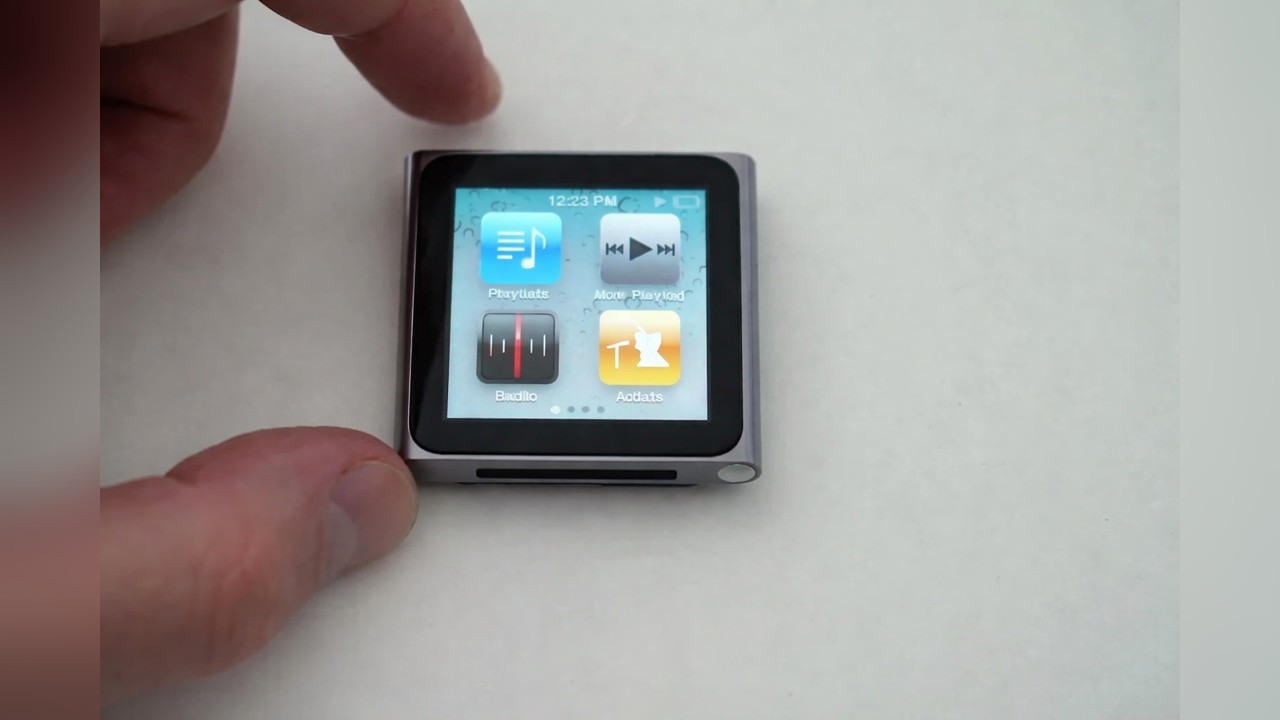 Throwback to Jon Rettinger reviewing Apple’s touchscreen-only iPod Nano