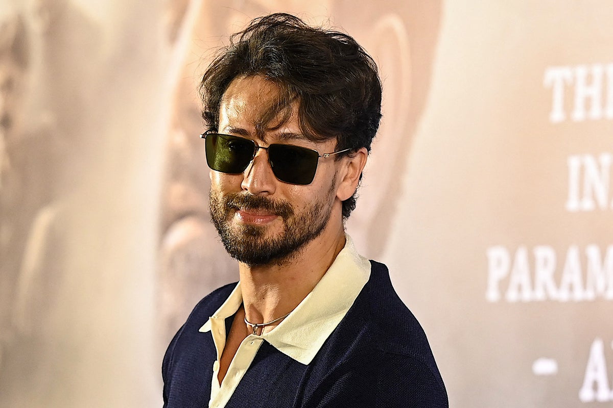 Bollywood actor Tiger Shroff escapes shooting with minor injuries