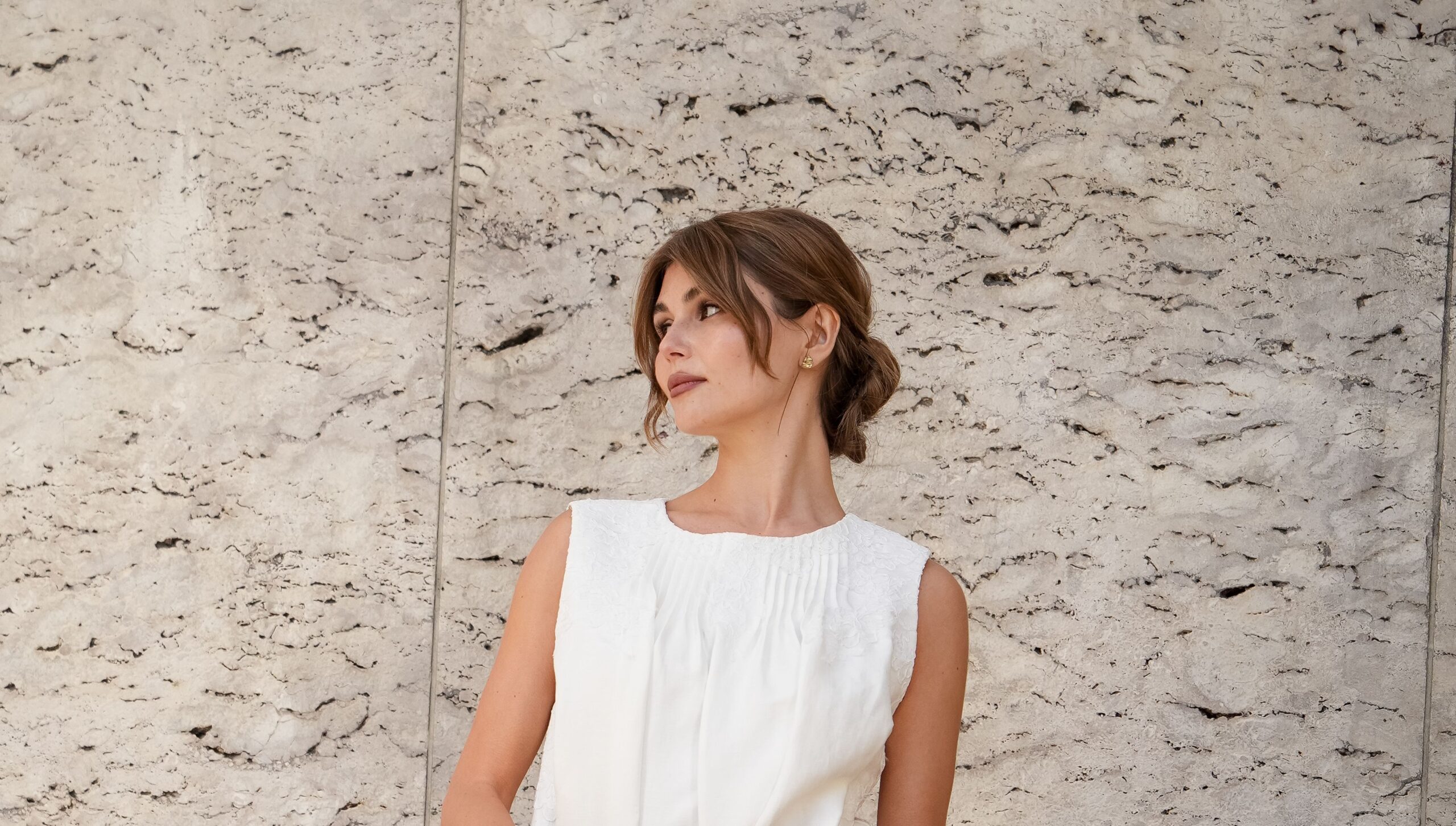 Cette huile naturelle pour cheveux 3-en-1 Aroma-Zone est l ...
