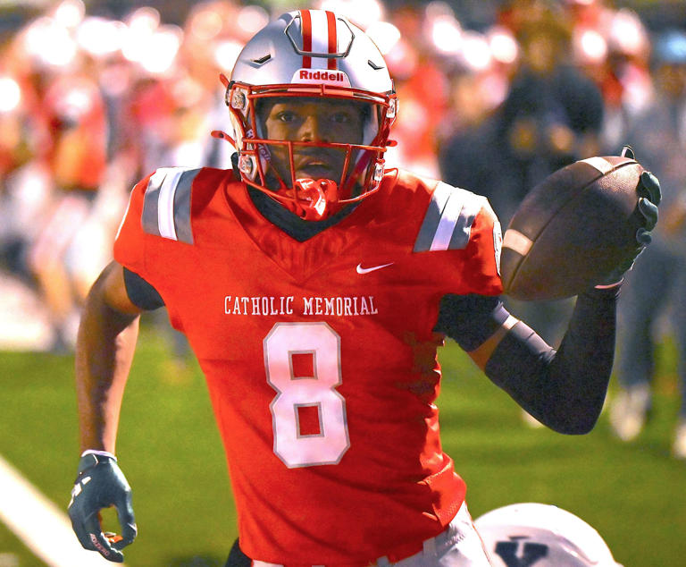 Ramar Thomas is poetry in motion for Catholic Memorial football
