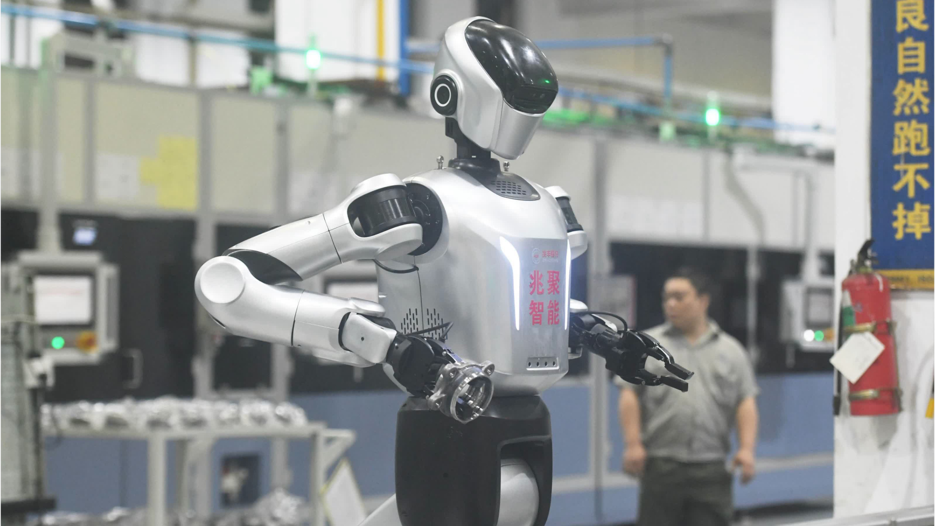 China's growth accelerates as AI boom boosts exports