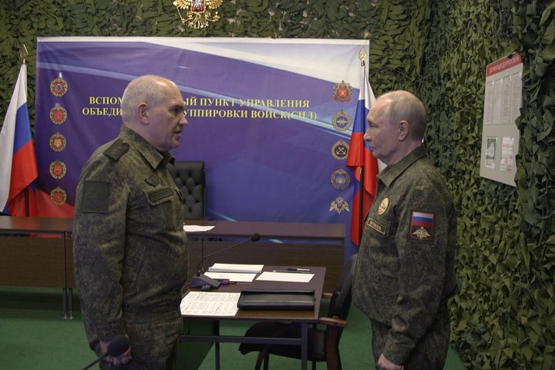 Putin's job title upgraded to 'Supreme Commander-in-Chief' as Russians ...