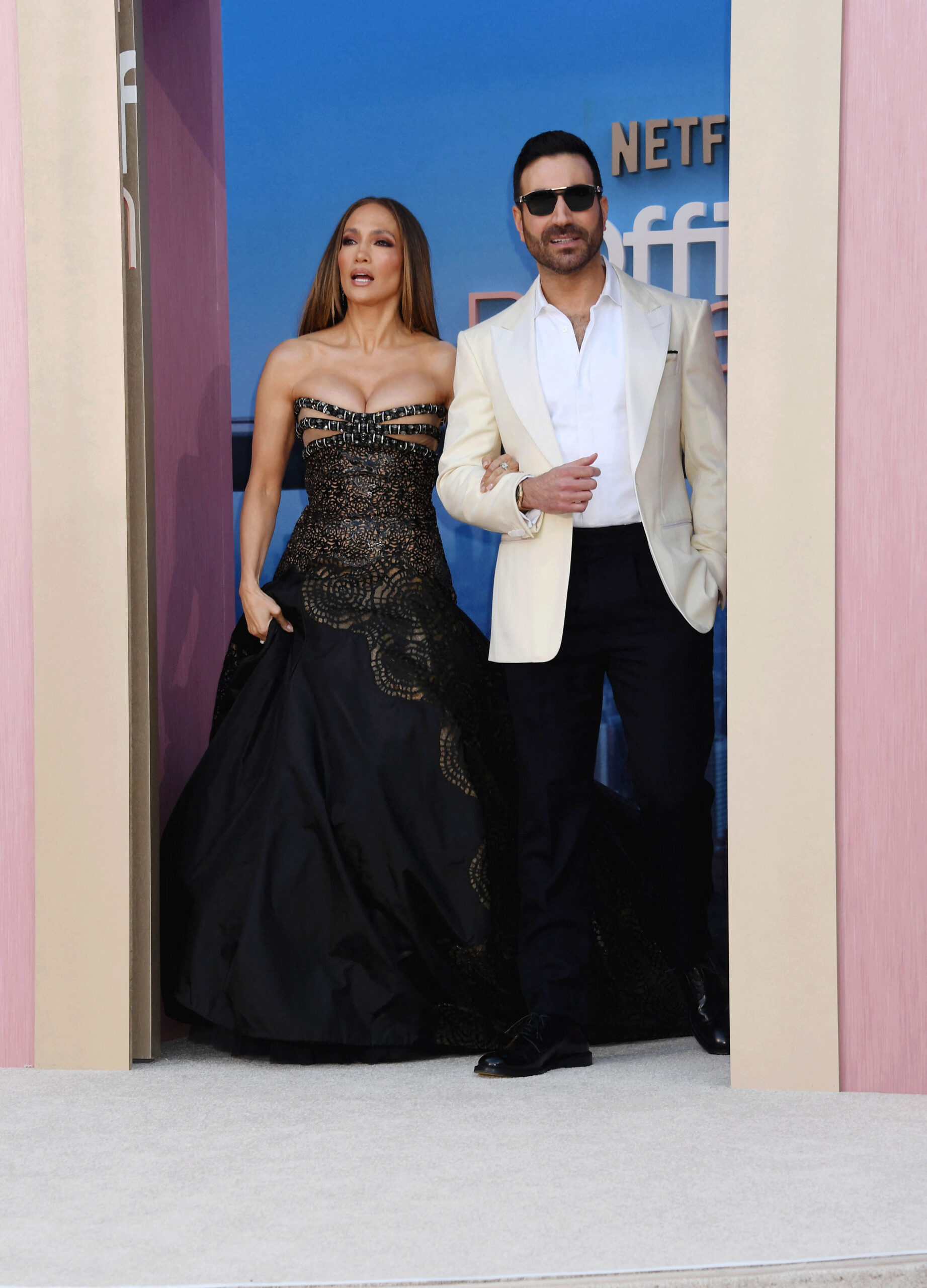 Jennifer Lopez’s ‘not dating’ claim faces fresh questions after Brett ...