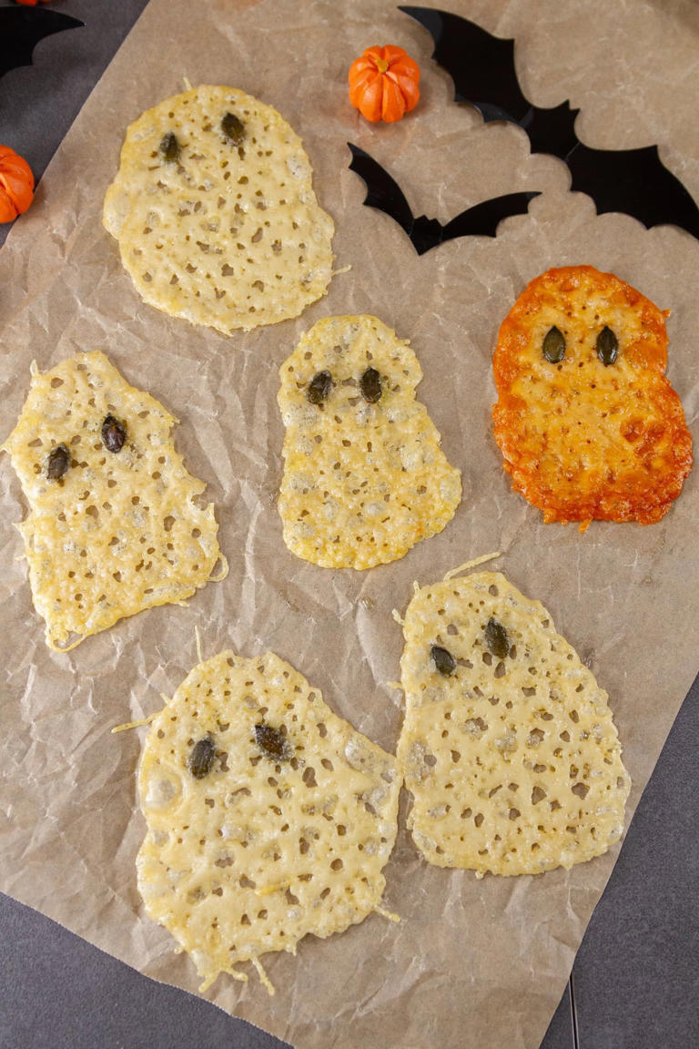 Halloween ghost cheese crisps