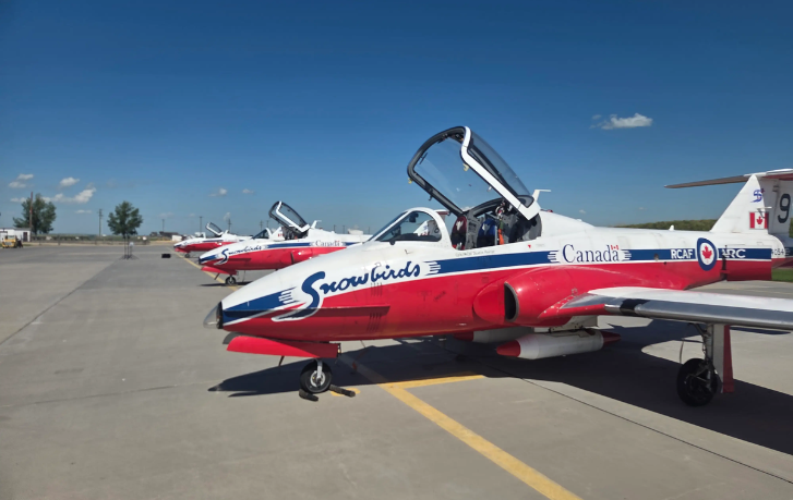 Snowbirds end 55-year Tutor display era, begin multi-year airshow hiatus