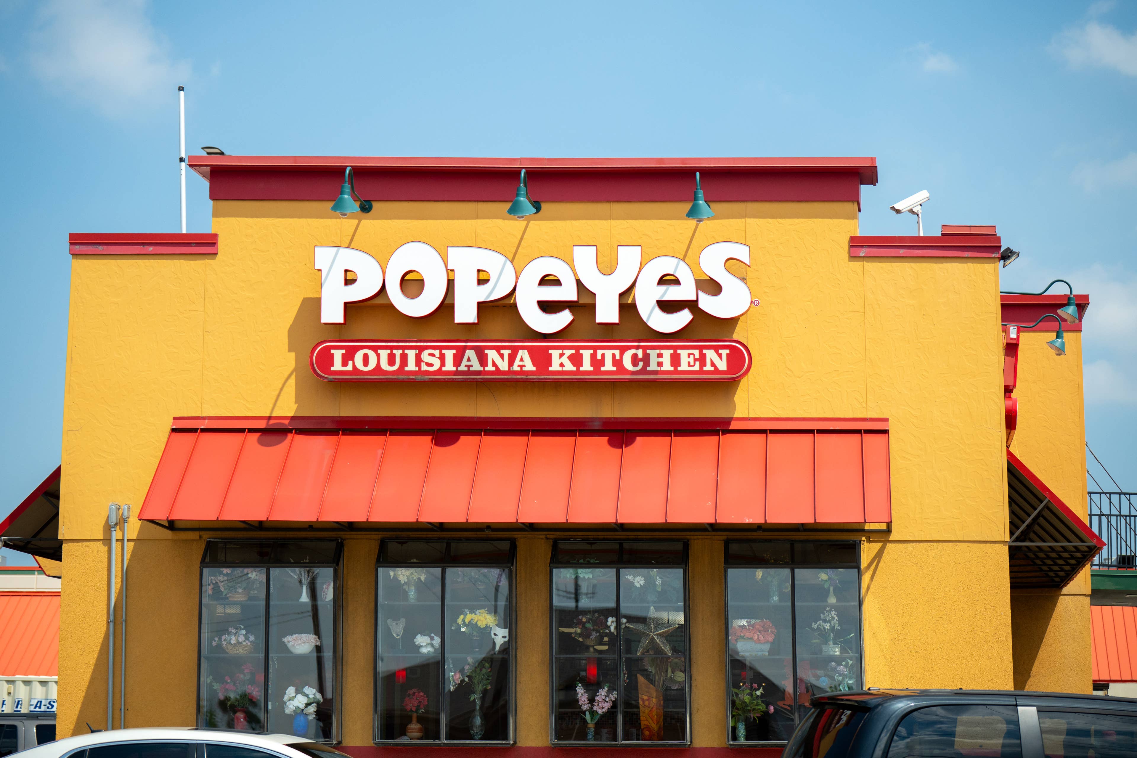 Popeyes' popular Thanksgiving turkey is back—and all you have to do is ...