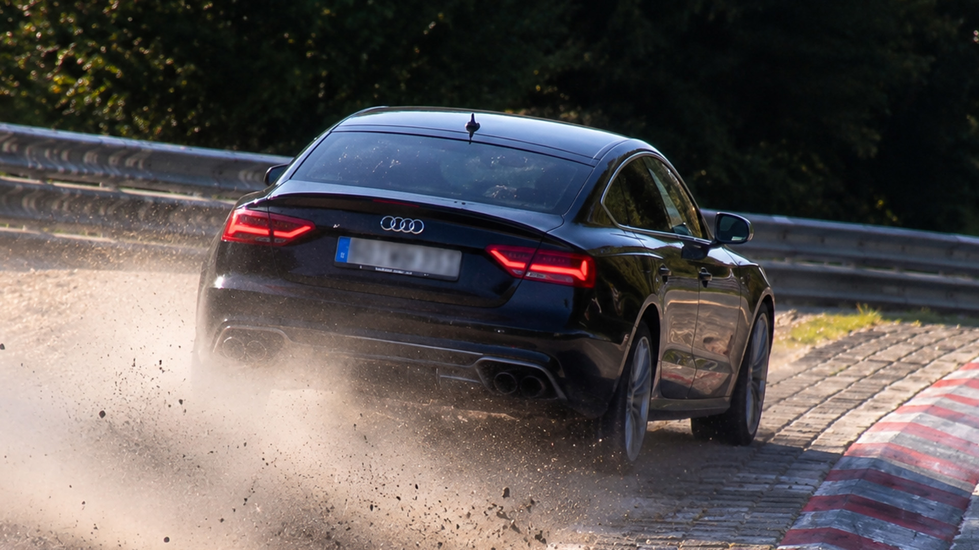 Touristenfahrten traffic packs the Nürburgring with different ...
