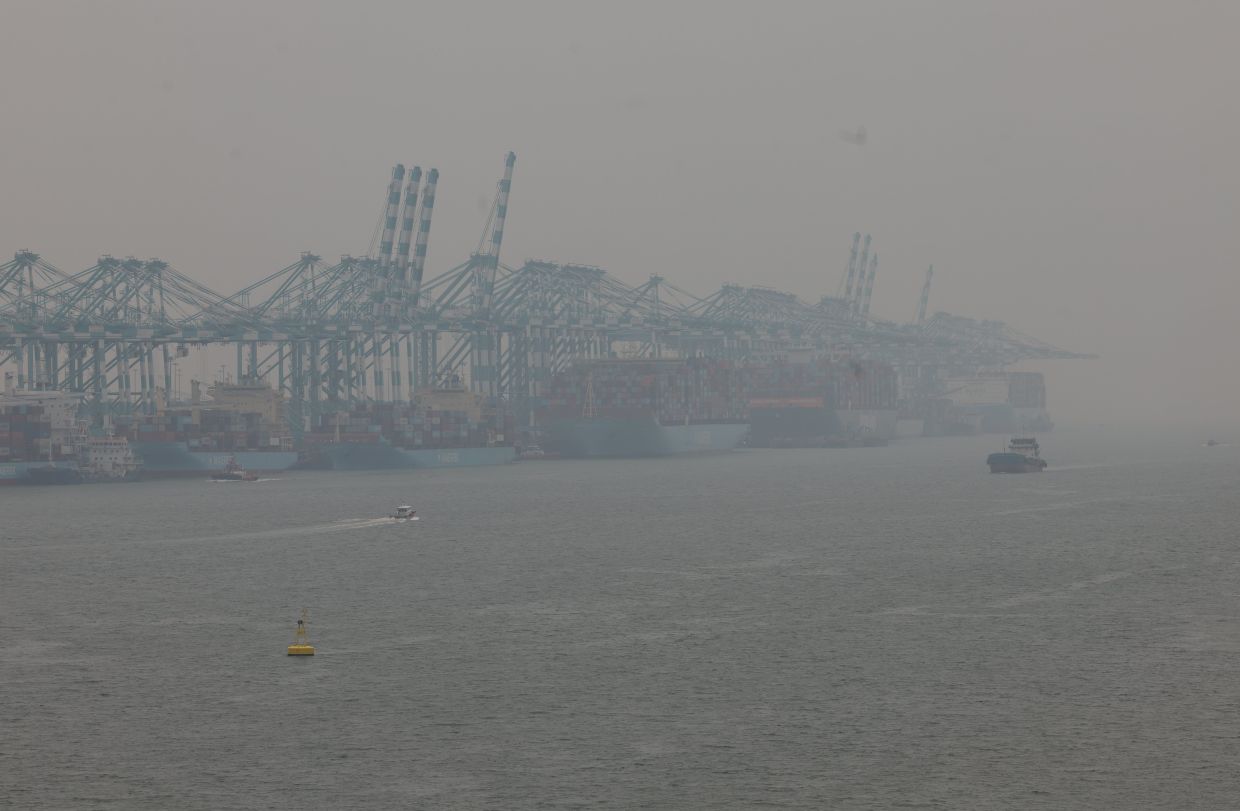 Prolonged haze could hurt agriculture, fisheries sectors, says Johor govt