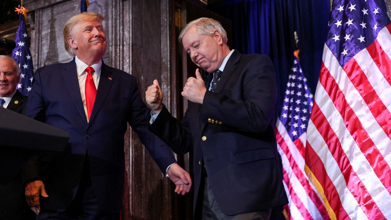 WSJ editors furious watching Trump 'stick a shiv in the back' of ...