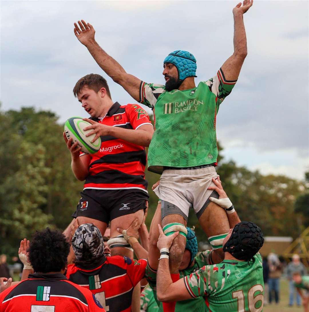 Battersea Ironsides 35 Gravesend 27: Regional 2 South East match report