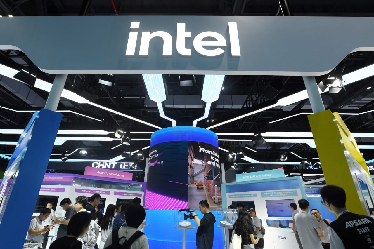 Intel stock is upgraded. Why the chip selloff is a good thing for the ...