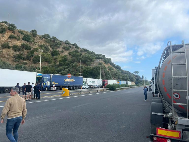 Protesta tir arriva ai caselli autostradali di Messina