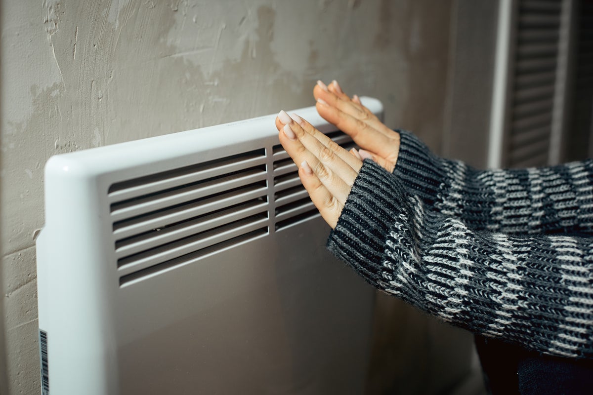 How to stay warm at home in the cold without turning up the heating