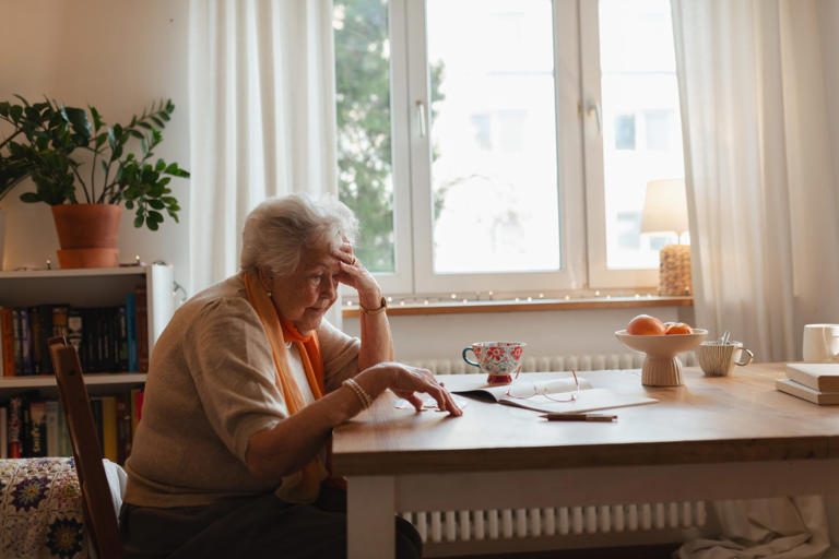 A retired nurse with a paid-off Oregon house and a $700,000 401(k) will ...