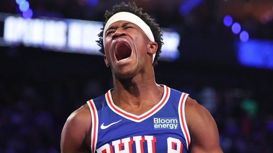 VJ Edgecombe sparks injury concern after hitting groin against Bucks ...