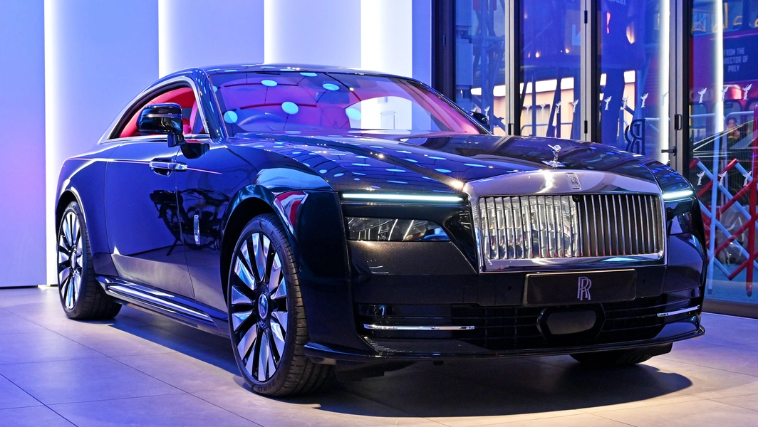 Rolls-Royce Spectre II boosts range, performance and bespoke options