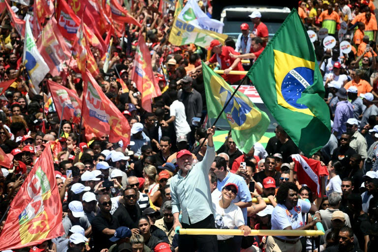 Thousands rally for Lula and Bolsonaro on eve of tight Brazil vote