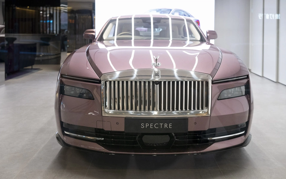 Rolls-Royce Spectre II boosts range, performance and bespoke options