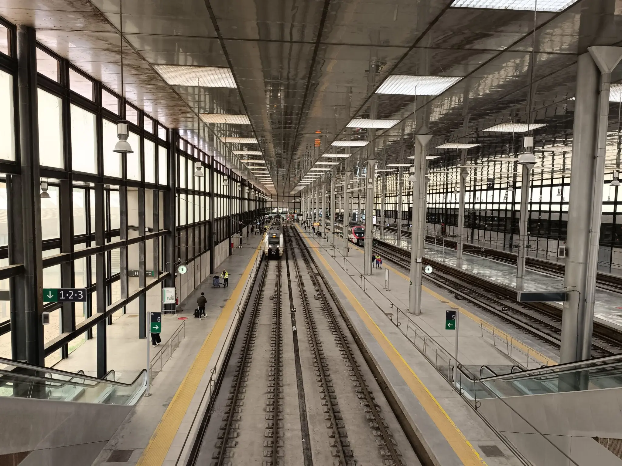 Renfe amplía un 19,6% las plazas del Avant Lleida-Barcelona desde enero ...