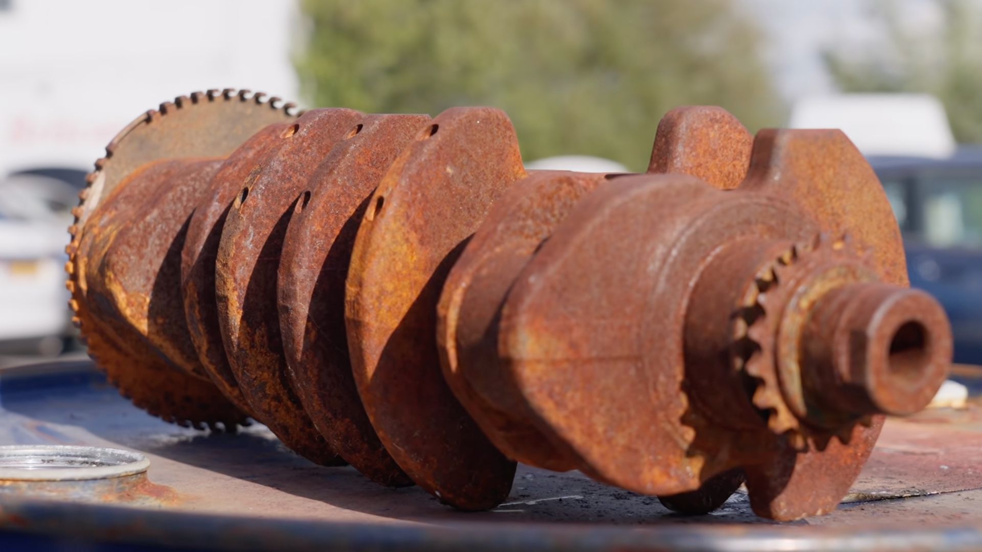 Why a carbon fiber crankshaft would suck