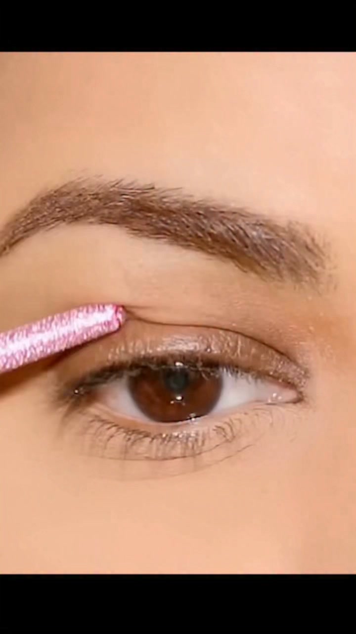Double up lid space on hooded eyes