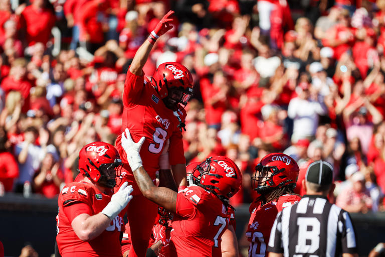 JC French IV has 4 TD passes as Cincinnati stuns No. 8 Texas Tech 37-24