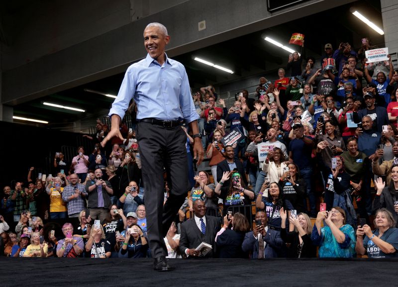 Former US President Barack Obama arrives on stage to campaign for Democratic US Senate nominee Abdul El-Sayed and Democratic gubernatorial candidate Jocelyn Benson in Detroit, Michigan, US October 24, 2026. REUTERS/Rebecca Cook