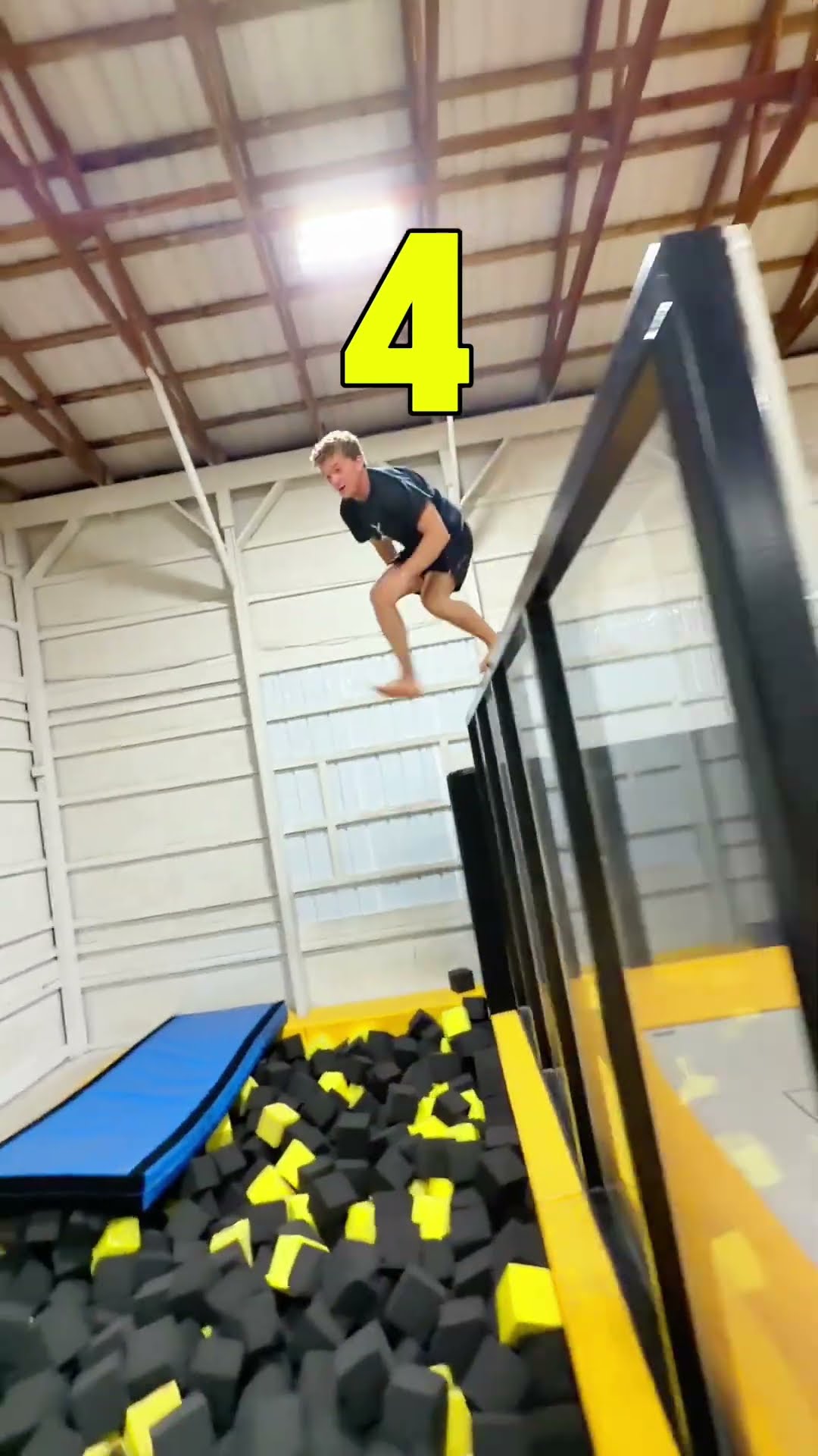 Get to the foam pit in the fewest jumps🏃🏼‍♂️