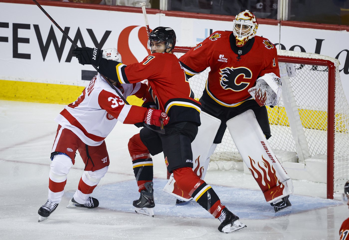 Farabee, Cooley lead Flames to third straight win with 4-1 decision ...