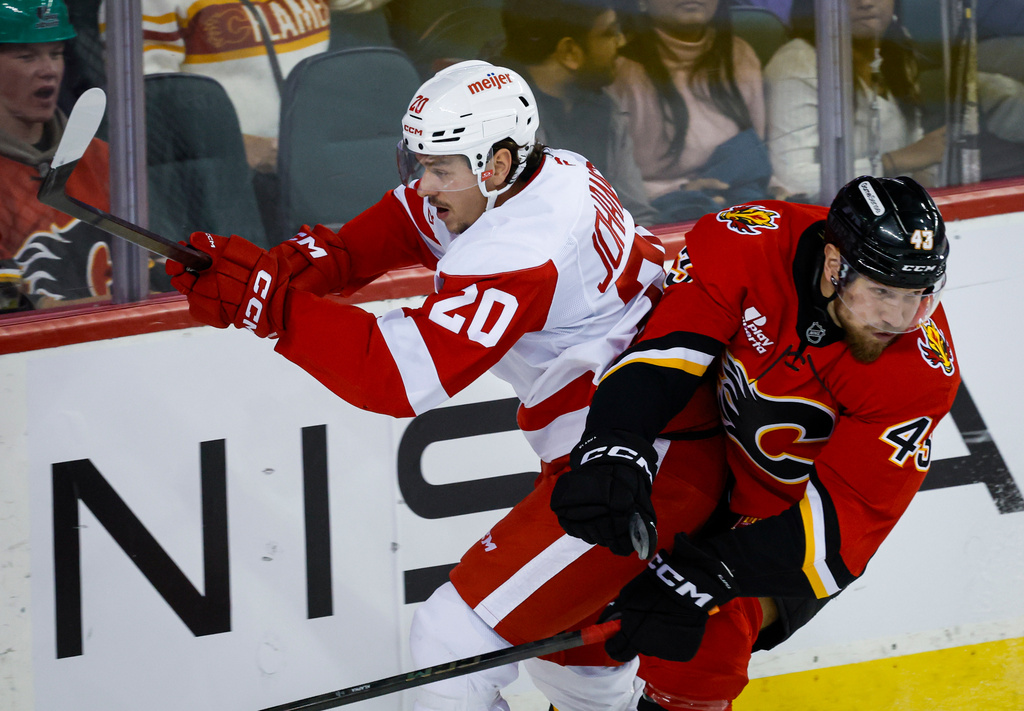 Flames beat the Red Wings 4-1 for their 3rd straight victory