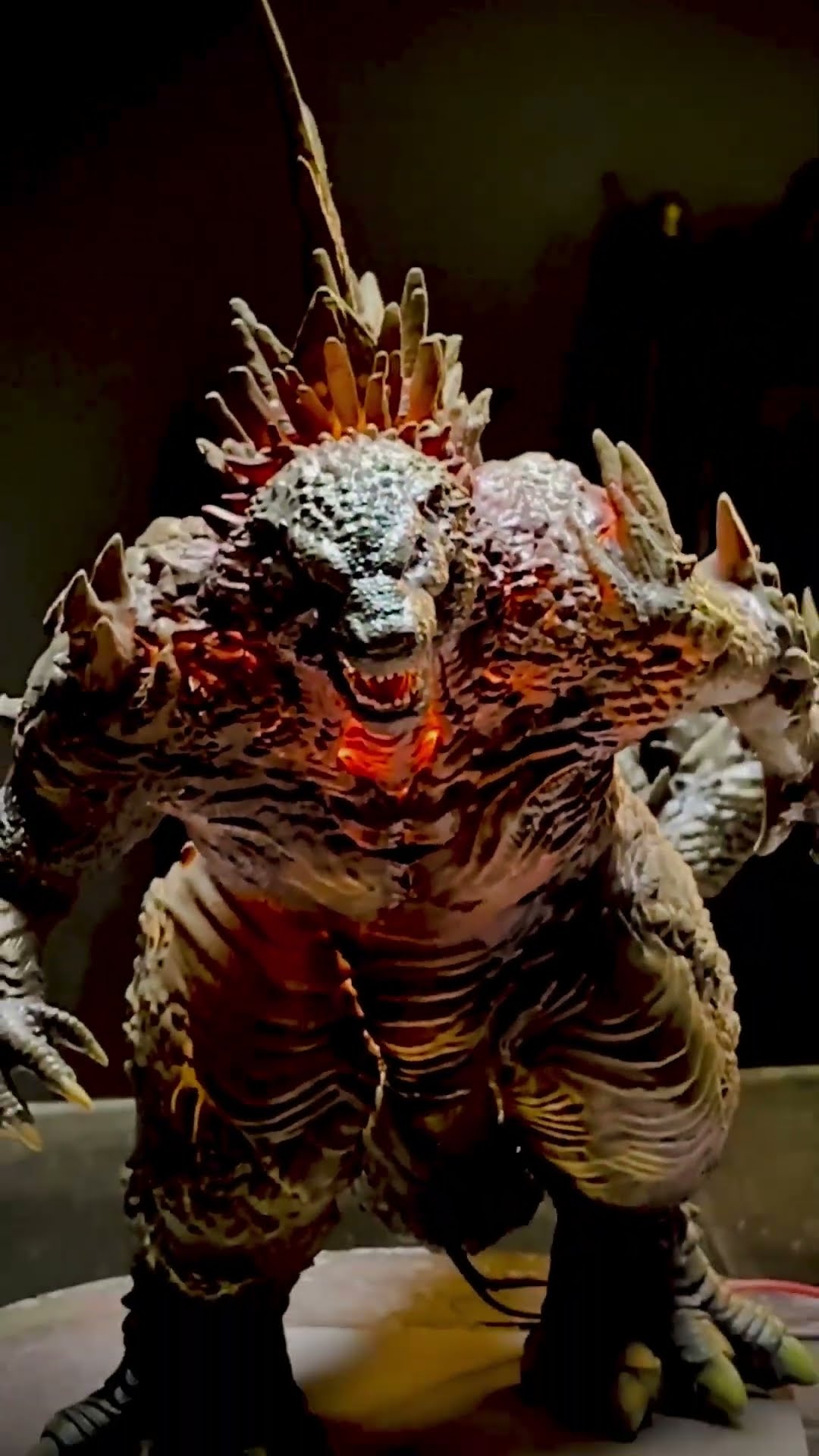 Epic custom Godzilla figure with glowing LED effects | 360° showcase!