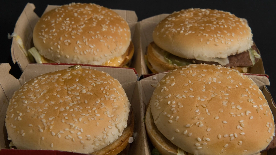 10 iconic fast food burgers worldwide