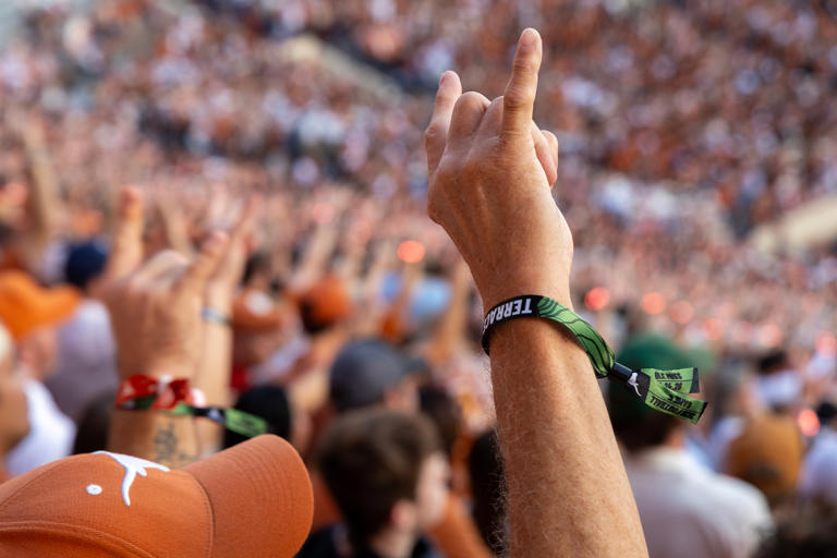 Arch Manning and No. 19 Texas hang on to beat No. 7 Ole Miss 34-27 ...