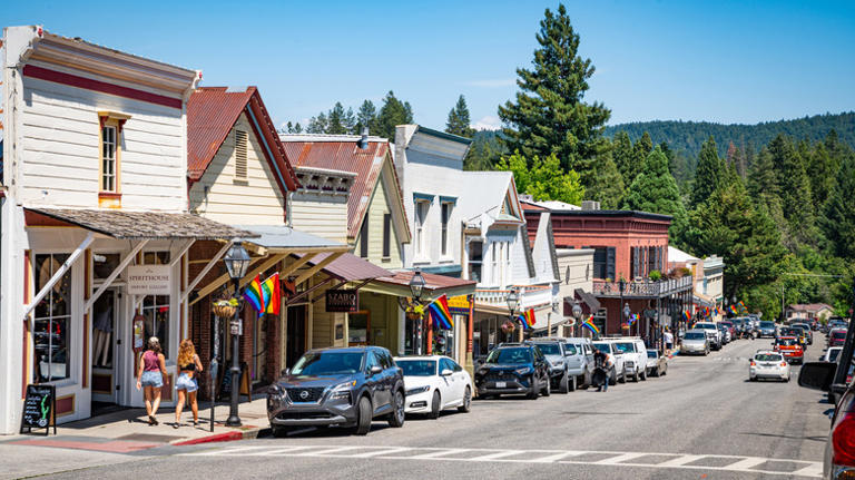 Nestled deep within California's Gold Country is a twin-city artist ...