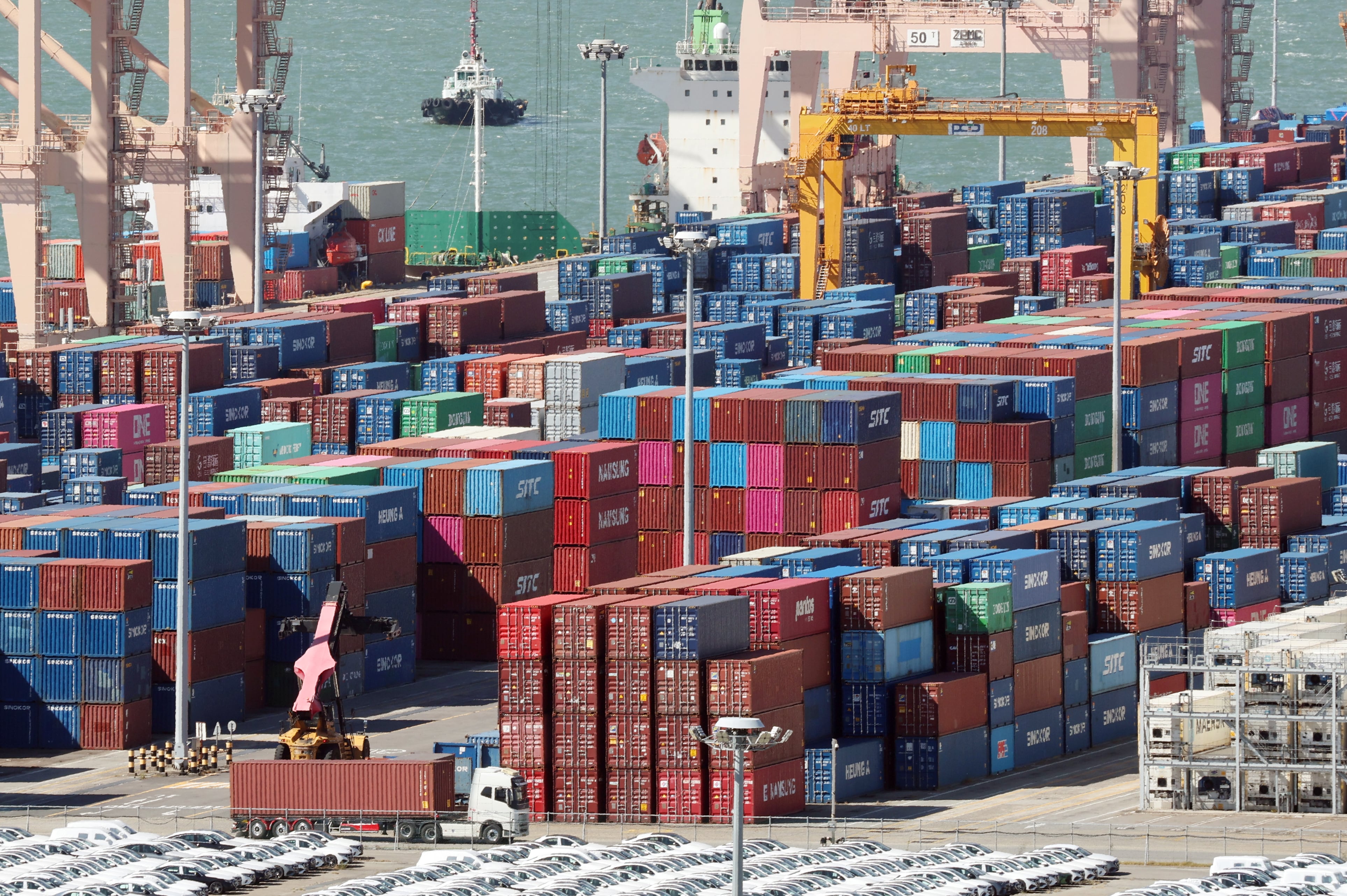 South Korea's surplus tops Germany, Japan combined on semiconductor exports